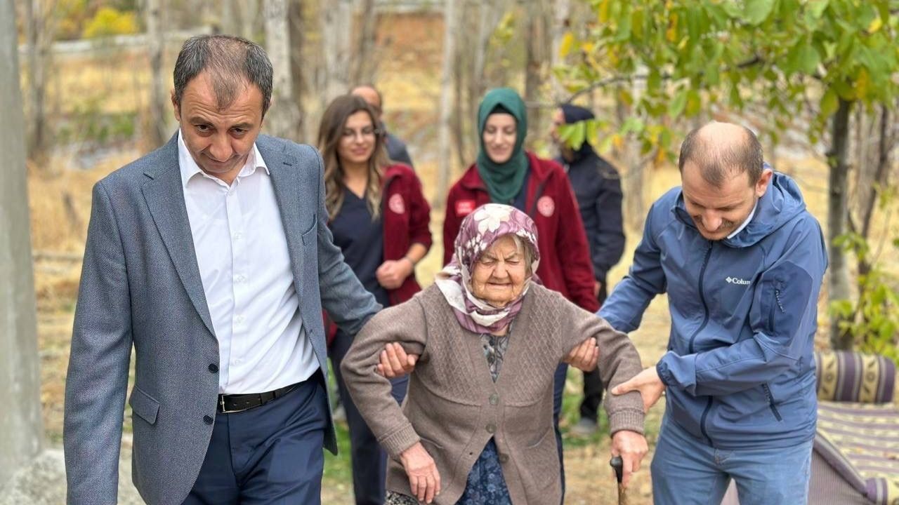 Hüyük'te Evde Sağlık Hastaları İçin Fidan Dikildi