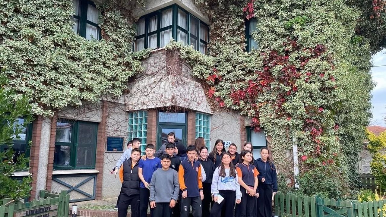 İğneada'da Öğrenciler "İlçemizin Çocukları Keşfe Çıkıyor" Projesiyle Doğayı Keşfetti