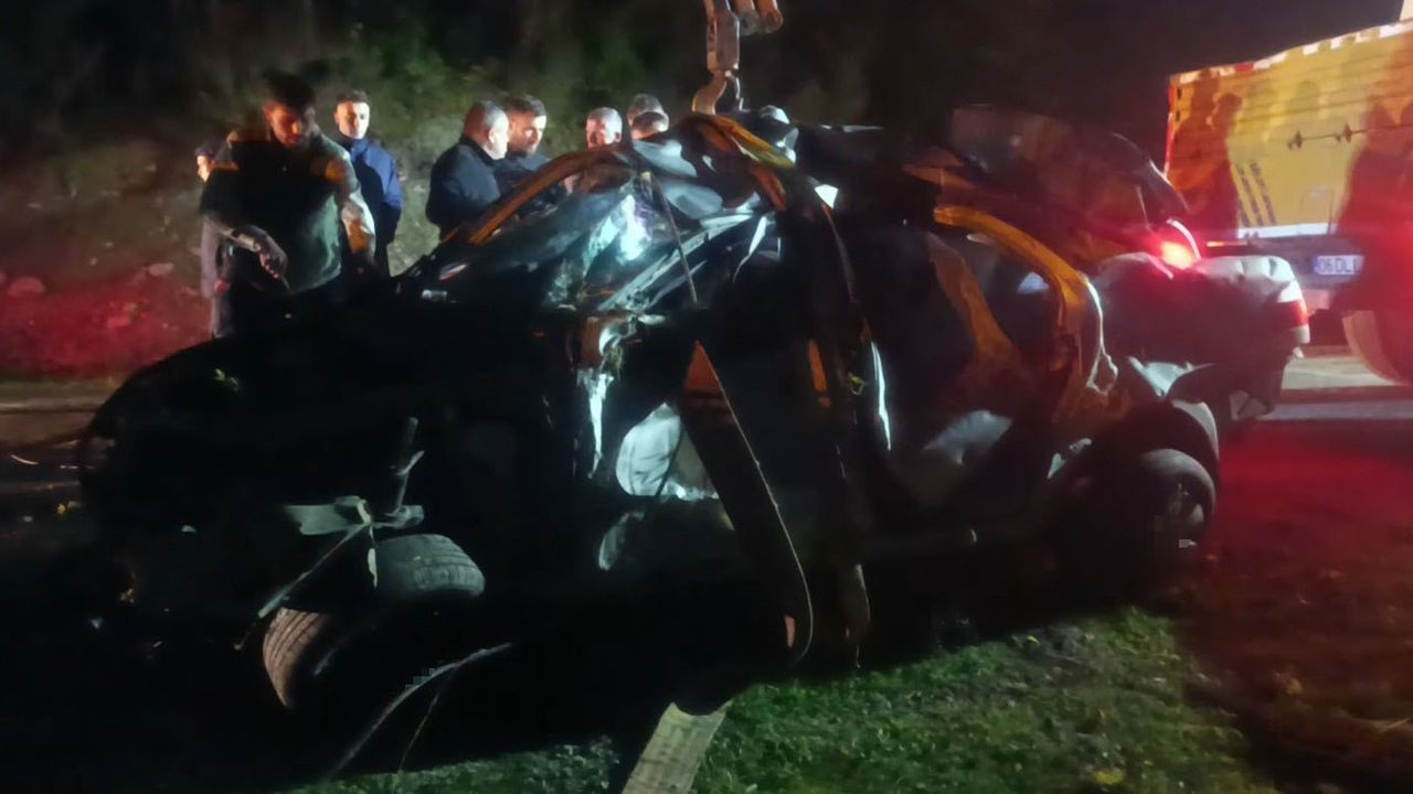 İnebolu'da Kayıp İmamın Cesedinin Bulunduğu Araç Uçurumdan Çıkartıldı