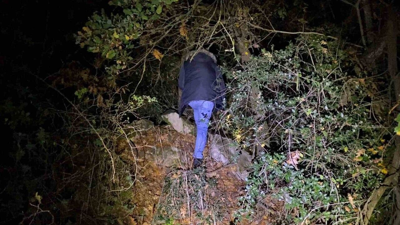 İnegöl'de 30 Kilometrelik Kovalamaca: Sürücü Aracı Çamura Saplayıp Ormana Kaçtı