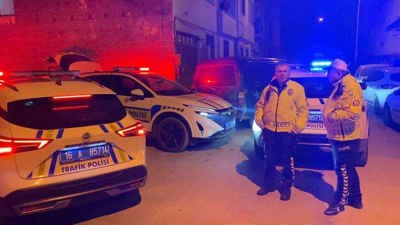 İnegöl'de 'Dur' İhtarına Uymayan Minibüs Sürücüsü 10 km Kovalamacayla Yakalandı