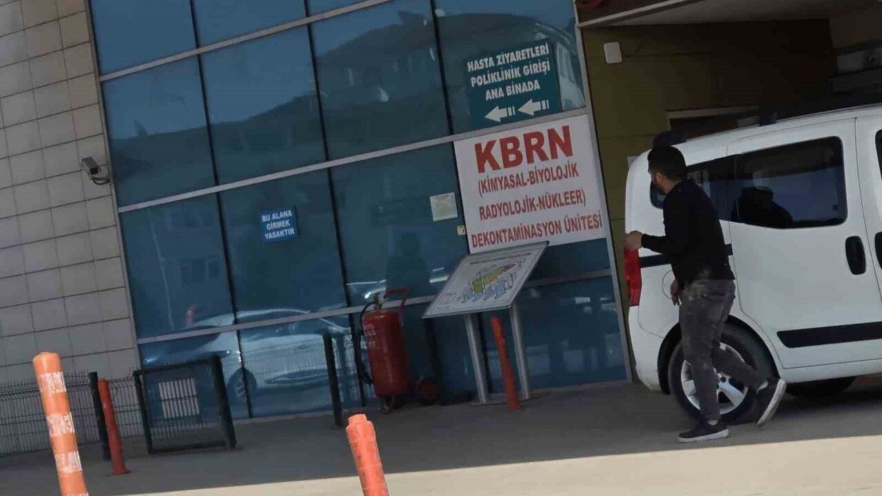 İnegöl'de mobilya fabrikasında yangın: 1 işçi yaralandı