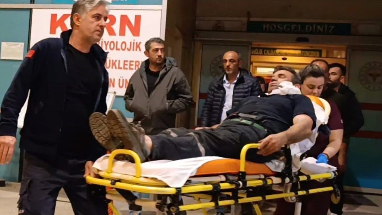 İnegöl'de Römorktan Kömür İndirirken Yüzüne Demir Saplandı