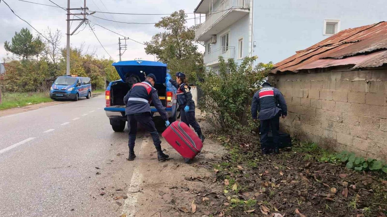 İnegöl'de Şüpheli Valiz Alarmı: Jandarma İncelemeye Aldı