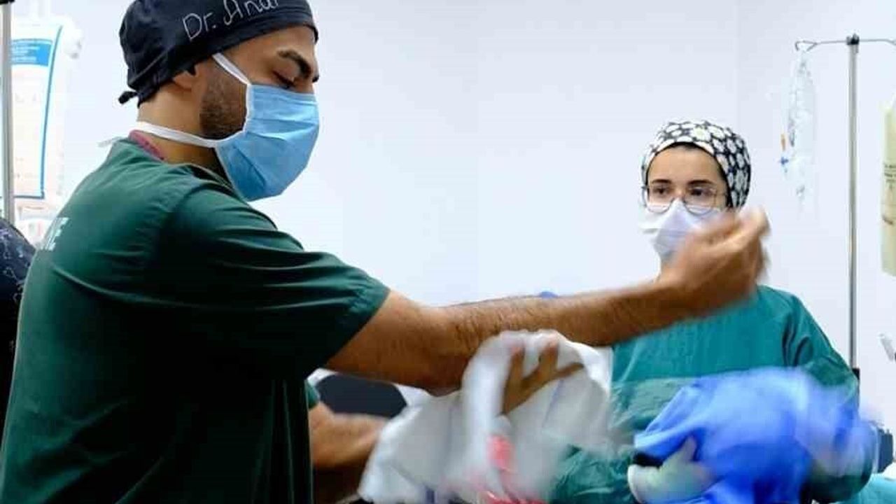 İngiltere’den gelen hasta kapalı yöntemle tüp tıkanıklığını aşıp hamile kaldı