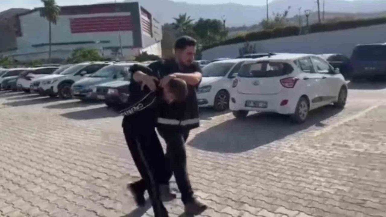 İskenderun'da Mankenin Üzerindeki 1.000 TL'lik Montu Giyip Giden Şüpheli Tutuklandı