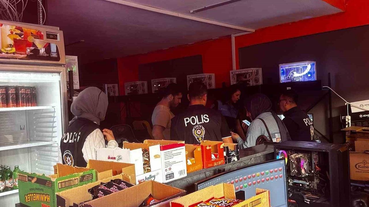 İskenderun'da Okul Çevrelerinde Asayiş Denetimi: 15 Ekip, 57 Personel