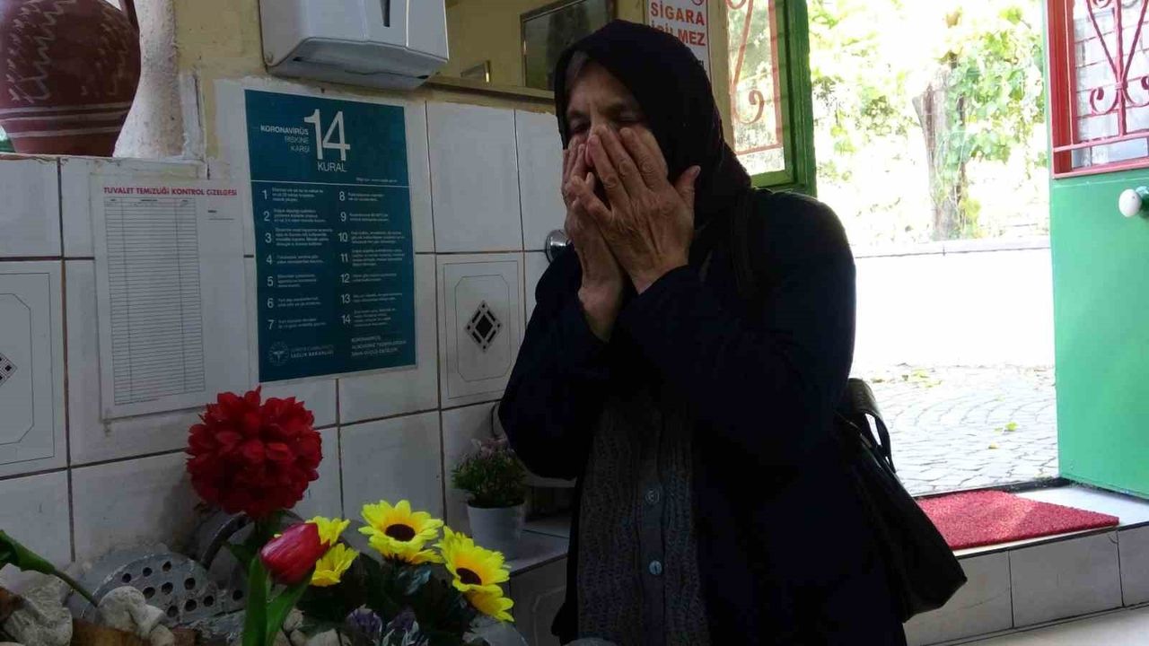 Isparta'da Pide Salonunun İçindeki 'Ayırt Dede' Mezarı Ziyaretçileri Şaşırttı