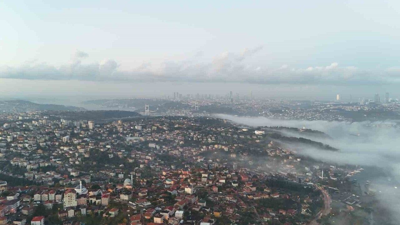 İstanbul Boğazı'nda Yoğun Sis: Kartpostallık Manzaralar