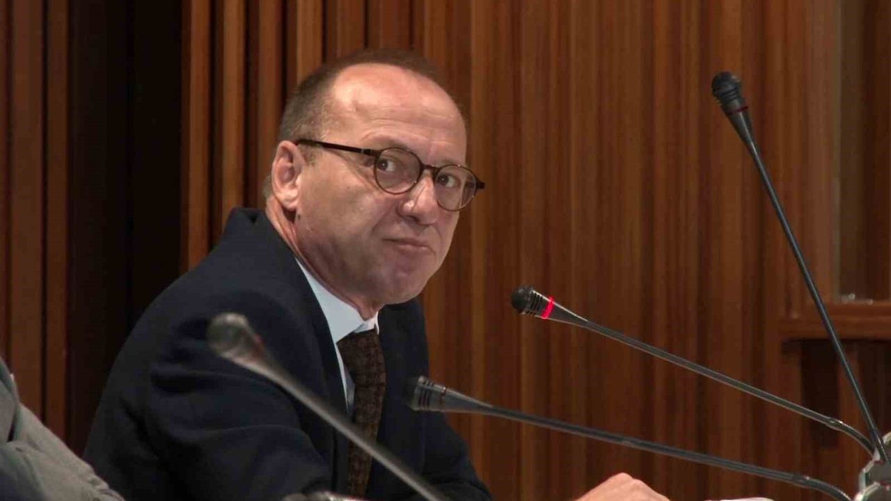 İstanbul'da Metrobüslere Özel Günlerde FSM Köprüsü'nden Geçiş İzni