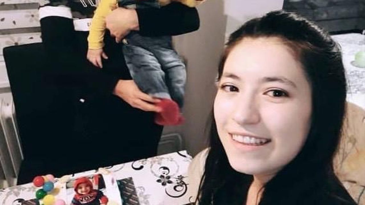 İstanbul'da midye zehirlenmesi: Anne Çiğdem Böcek ve iki çocuğun cenazesi Adli Tıp'tan alındı