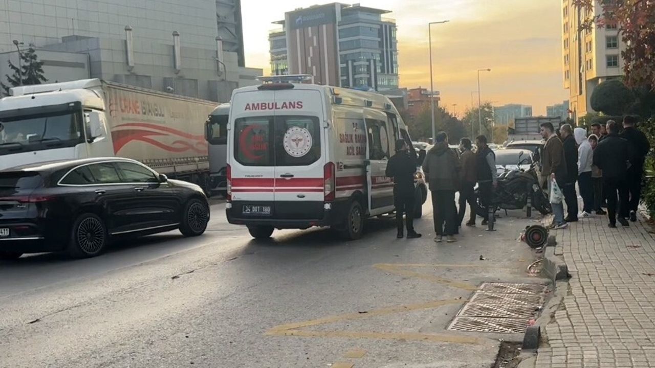 İstanbul'da Peş Peşe Motosiklet Kazaları Trafiği Felç Etti