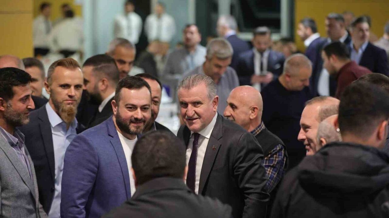 İstanbul'da Tesis Devrimi: Bakan Osman Aşkın Bak'tan Amatör Kulüplere Müjde