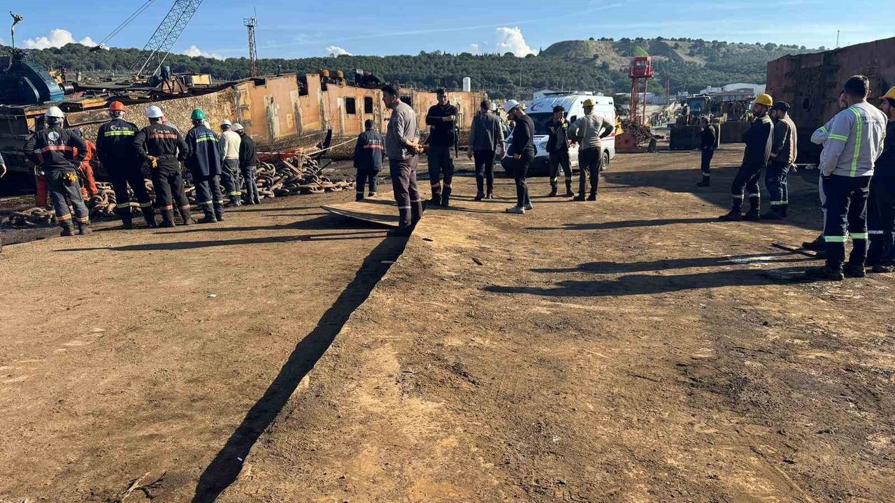 İzmir Aliağa'da Gemi Geri Dönüşüm Tesisinde İşçi Hayatını Kaybetti