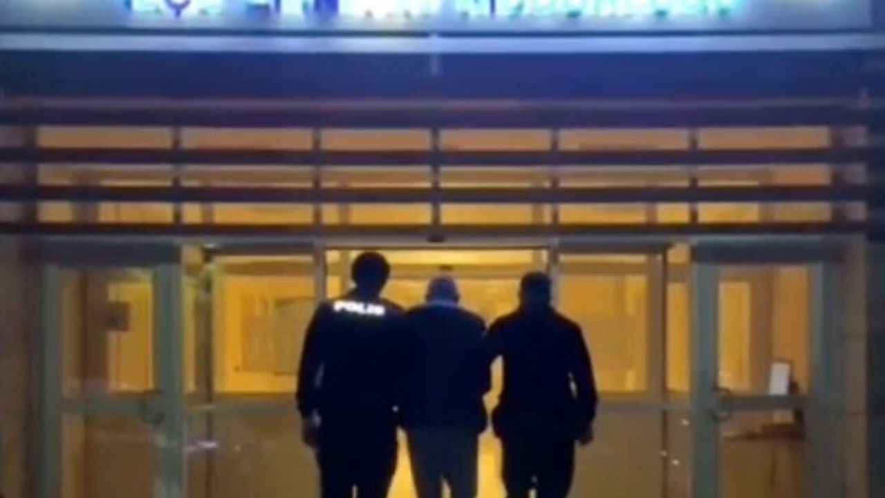 İzmir Buca'da 34 Yıl 9 Ay Hükümlü Firari Hırsız Yakalandı