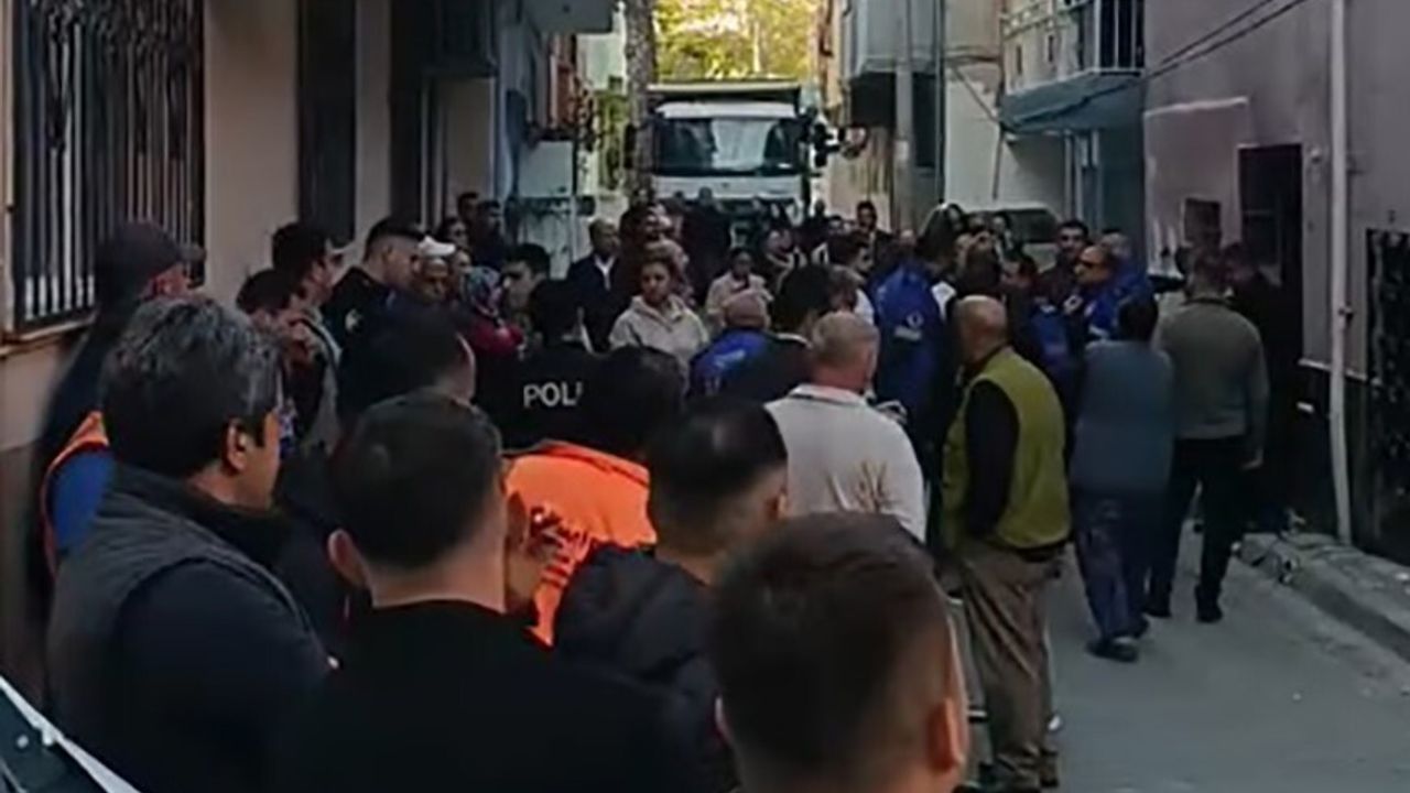 İzmir Büyükşehir Ekipleri Balyozla Kapıyı Açtı — Onat Tüneli Tahliyesinde Gerginlik