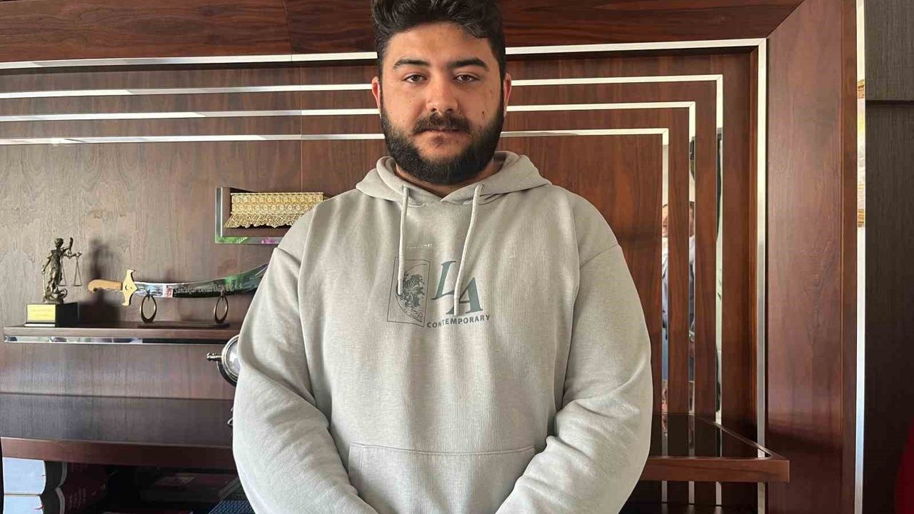 İzmir'de Moto Kurye Güven Tuzagıyla 100'e Yakın Dolandırıcılık Davasıyla Sanık Oldu