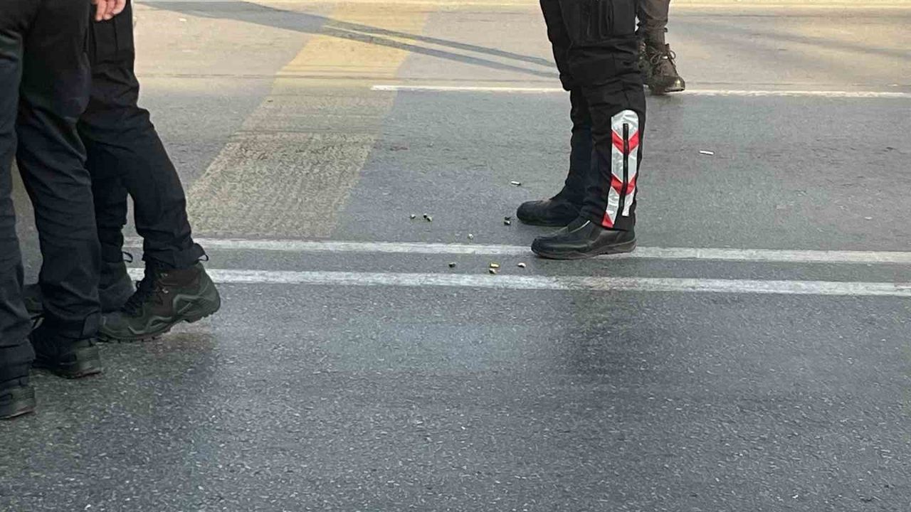 İzmir Konak'ta Silahlı Saldırı: 1 Ağır Yaralı, Şüpheli Yakalandı