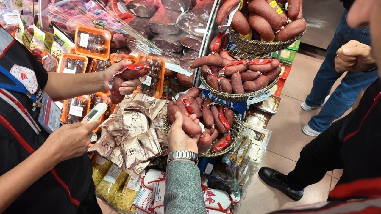 Kadıköy’de Gıda ve Hijyen Denetimleri Artırıldı: Uymayanlara 15 Gün