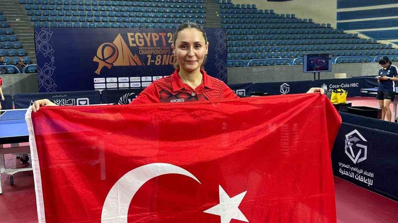 Kahire'de VIRTUS Dünya Masa Tenisi: Ebru Acer gümüş, Sümeyra Türk bronz