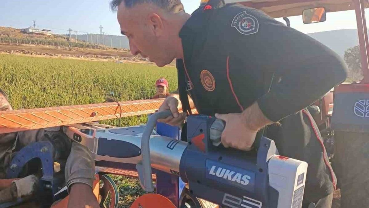 Kahramanmaraş'ta Hortum Sarma Makinesine Sıkışan İşçi Kurtarıldı