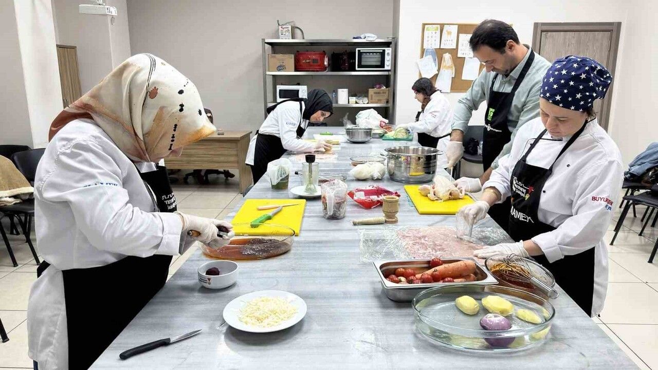 Kahramanmaraş’ta KAMEK ile Yeni Aşçılar: 750 Kursiyer Meslek Sahibi Oluyor