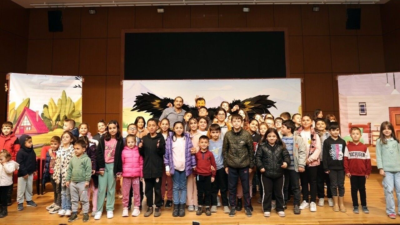 Kahramanmaraş'ta Miniklere Özel Tiyatro: 'Ronnie - Göldeki Fısıltı'