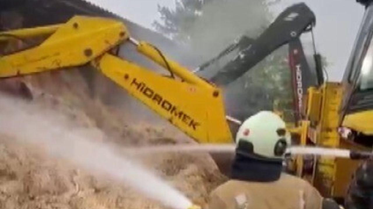 Kahramanmaraş’ta samanlık yangını itfaiye tarafından söndürüldü