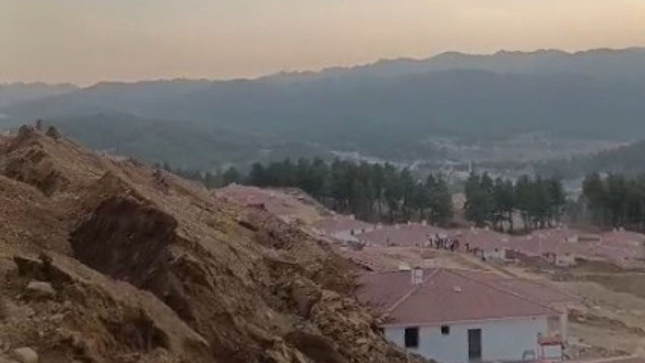 Kahramanmaraş’ta Toprak Kayması: İnşaat Halindeki 6 Ev Zarar Gördü