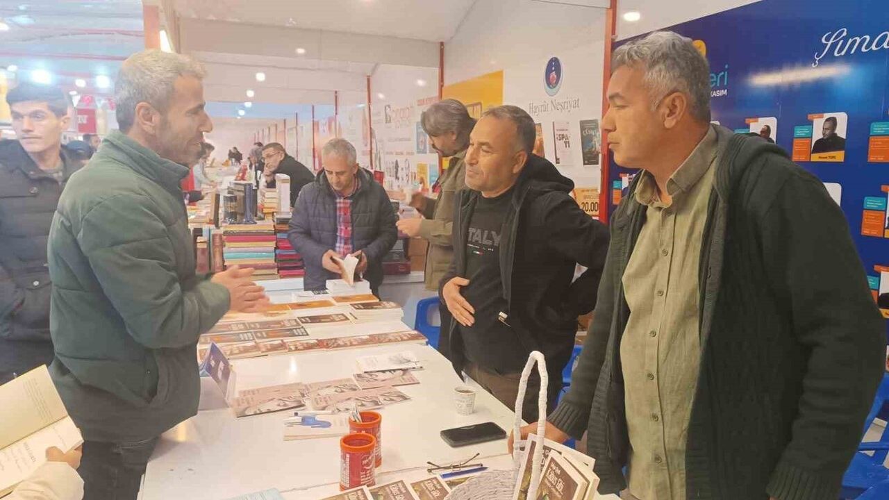 Kahta’da İlk Kitap Fuarı Yoğun İlgiyle Açıldı