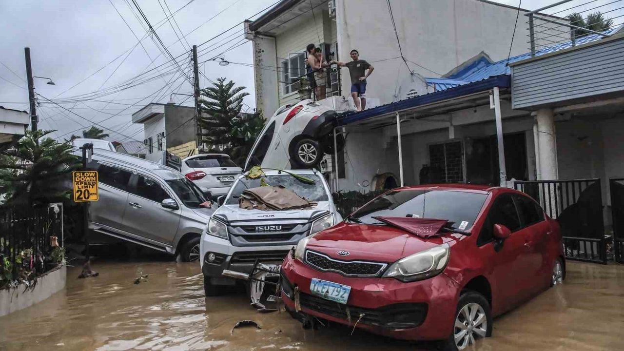 Kalmaegi Tayfunu Filipinler’i Vurdu: 2 Ölü, On Binler Tahliye Edildi