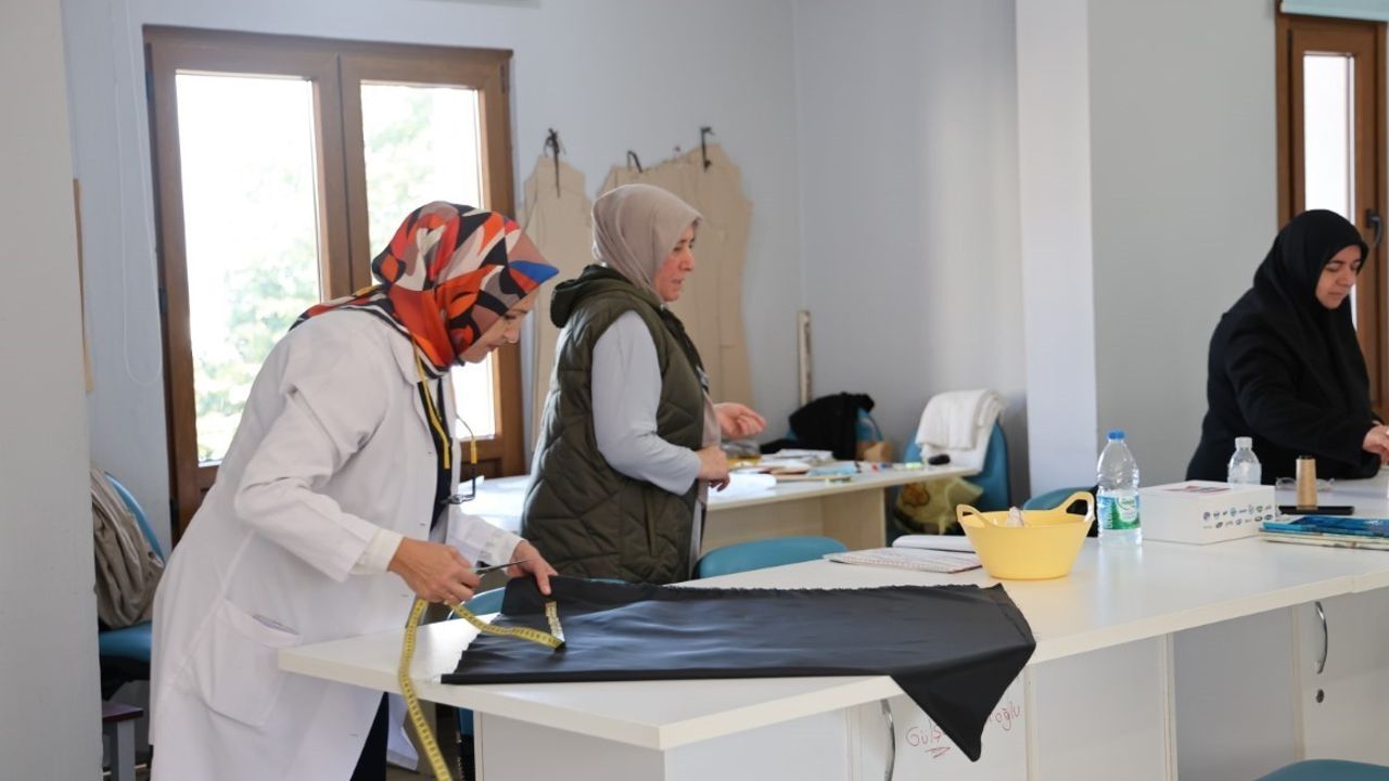 KAR-MEK Kurslarında Kayıtlar Devam Ediyor — Kartepe'de Meslek Eğitimleri