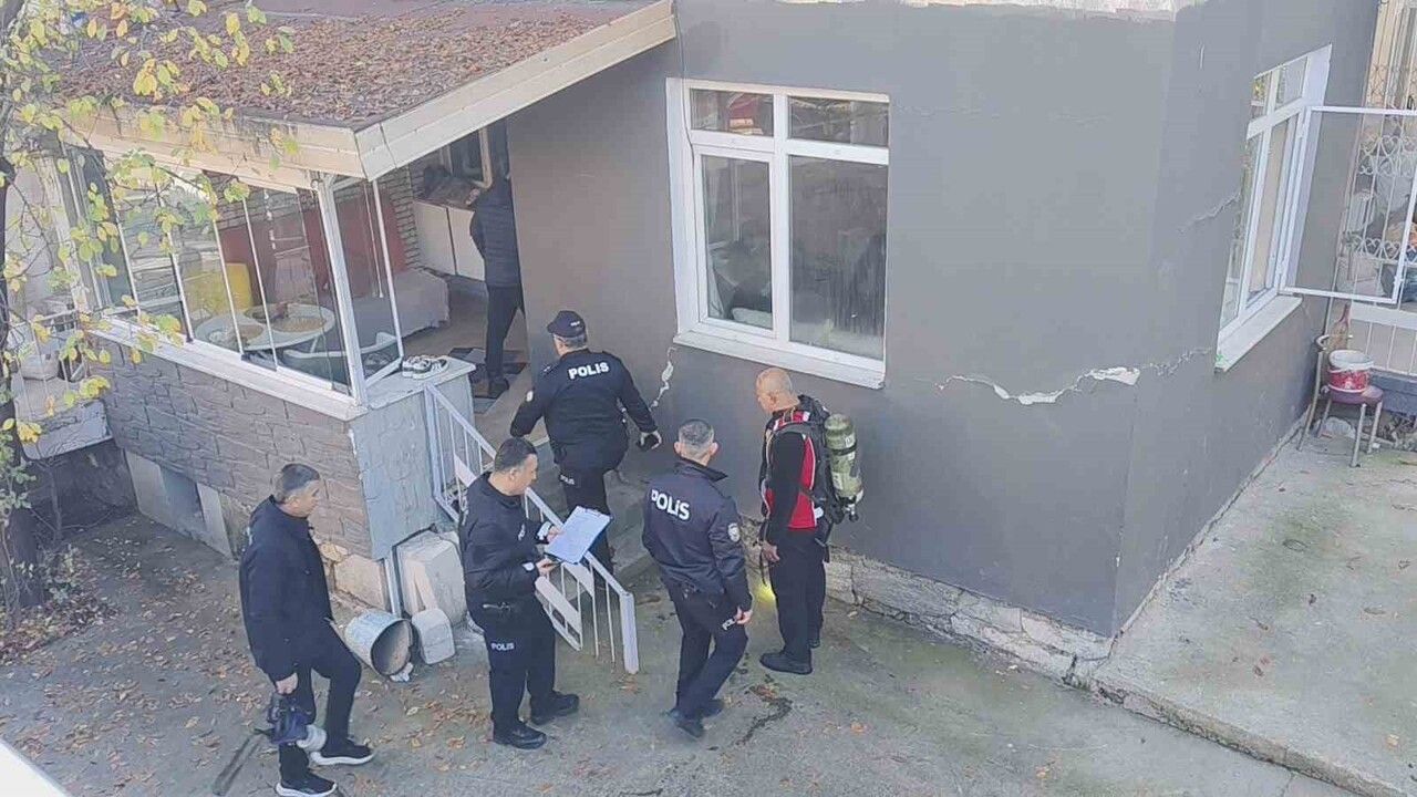 Karabük'te Ev Yangını: 1 Kişi Dumandan Etkilendi