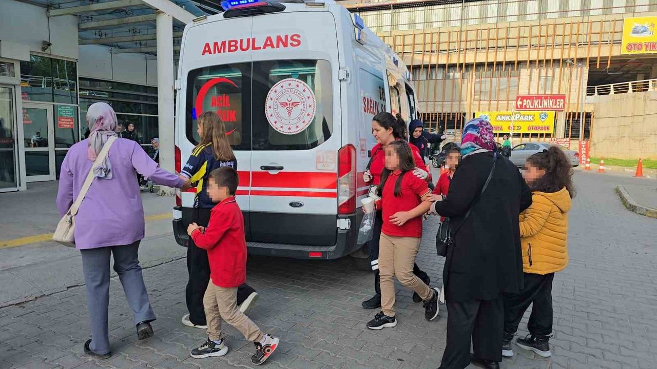 Karabük'te Yardım Etkinliğinde Satılan Döner 28 Öğrenciyi Zehirledi