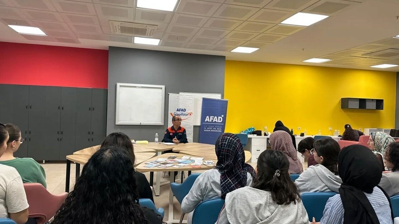 Karacasu'da AFAD'dan Afet Farkındalık Eğitimi