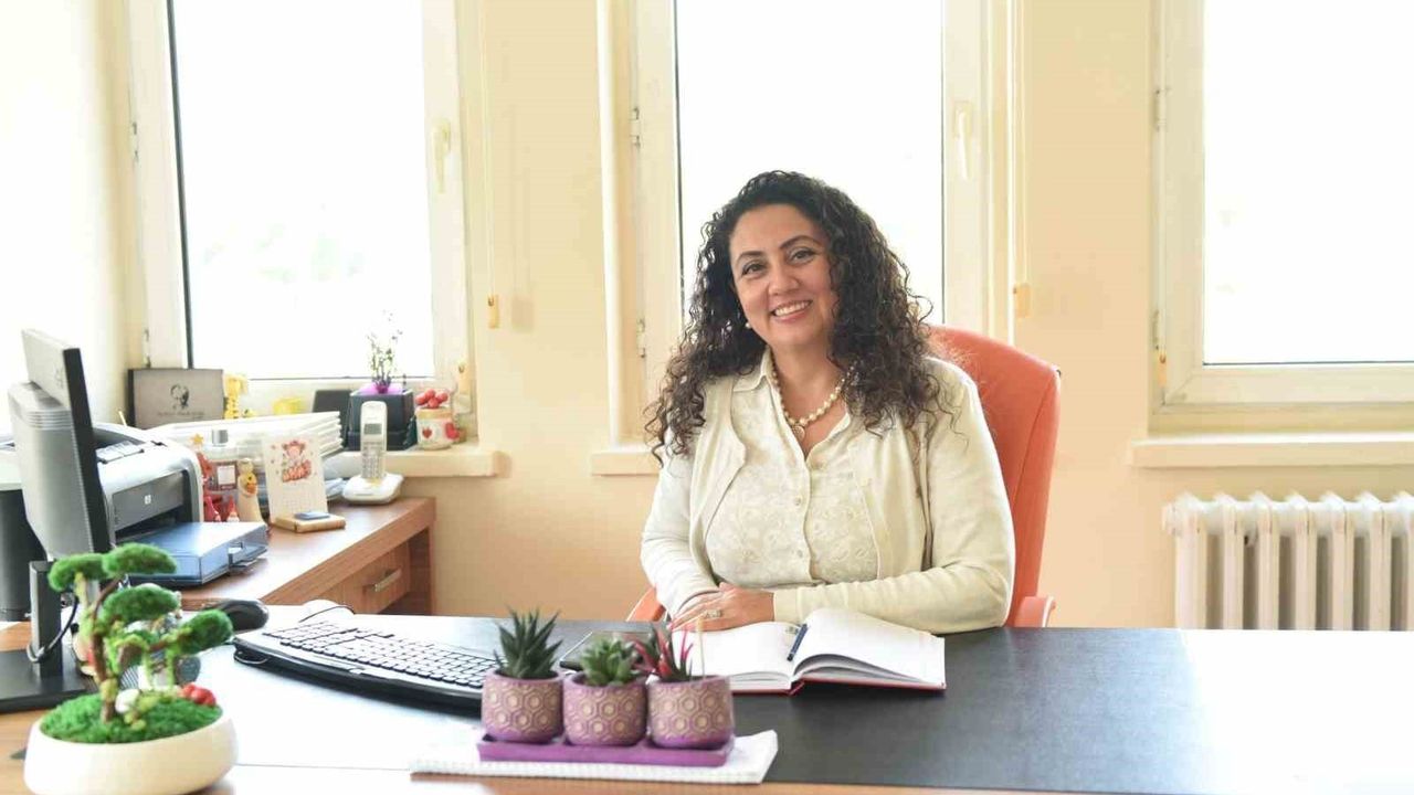 Karakaş: Güçlü Çocuklar Sevgi ve Güvenle Yetişir