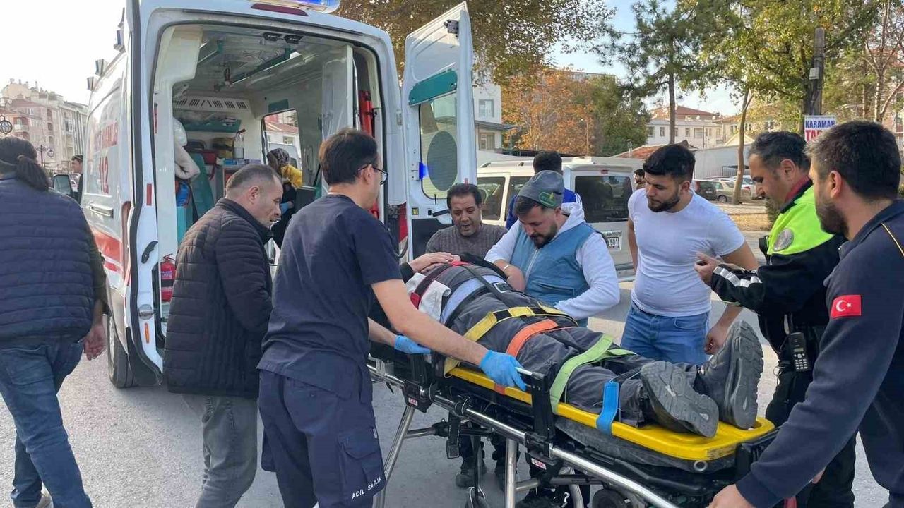 Karaman'da motosiklet kazası: Polis yaralının başından ayrılmadı