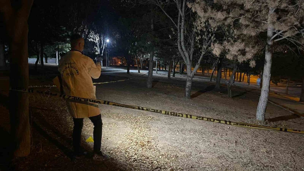 Karaman'da Parkta Silahlı Saldırı: 17 Yaşındaki M.B. Yaralandı