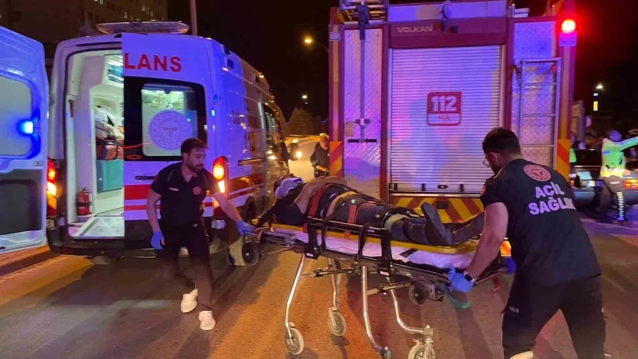 Karaman'da SUV Çarpışması: Devrilen Araçta 2 Yaralı