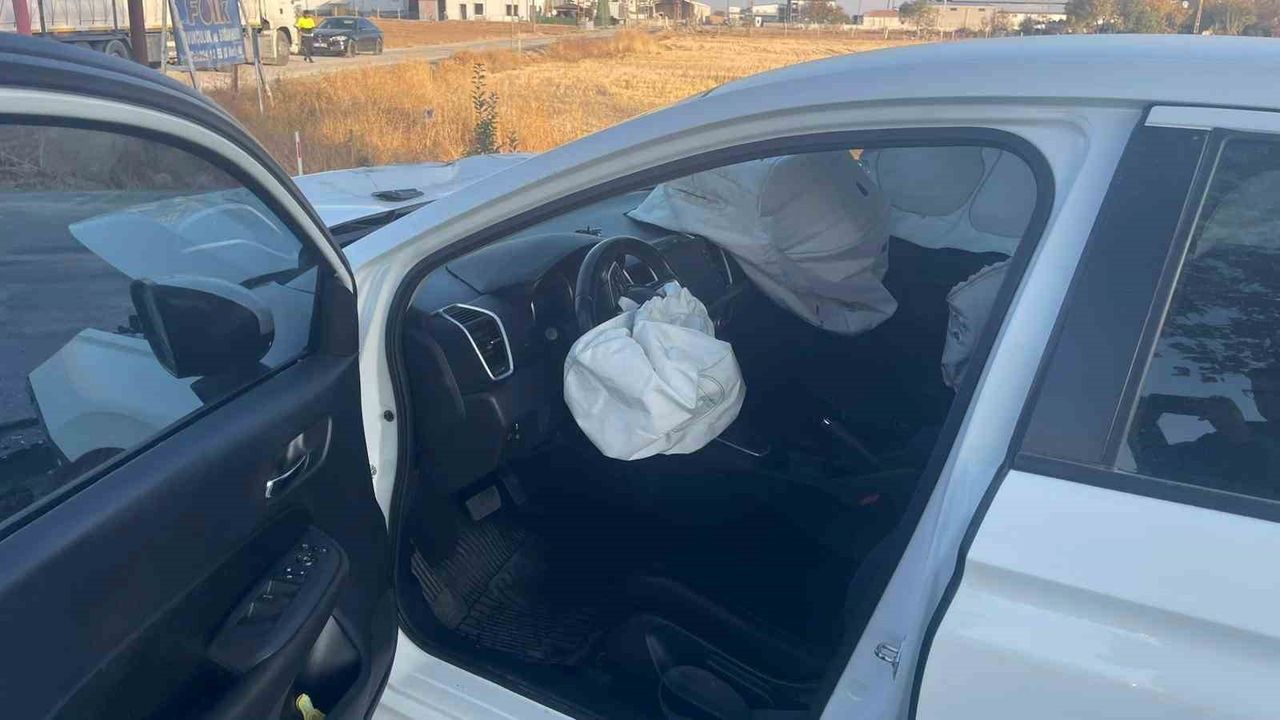 Karaman'da Tırla Otomobil Çarpıştı: 1 Yaralı, Karaman-Ereğli Yolu 7. km