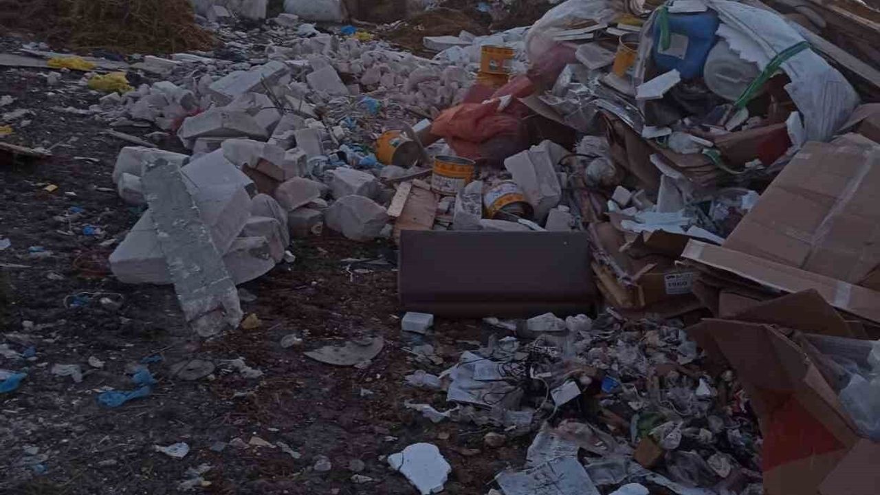 Karamusul Göleti'ne Atık Döküldü: Köylüler Tepkili