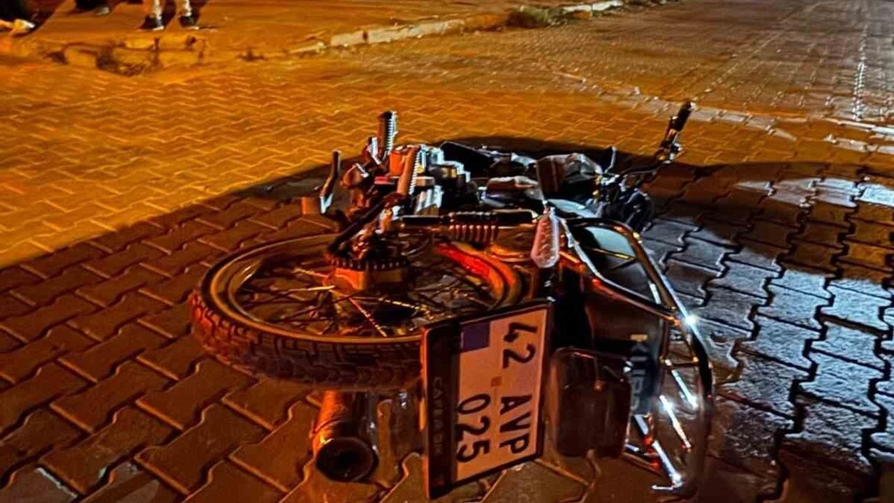 Karapınar'da Motosikletle Otomobil Çarpıştı: 2 Yaralı