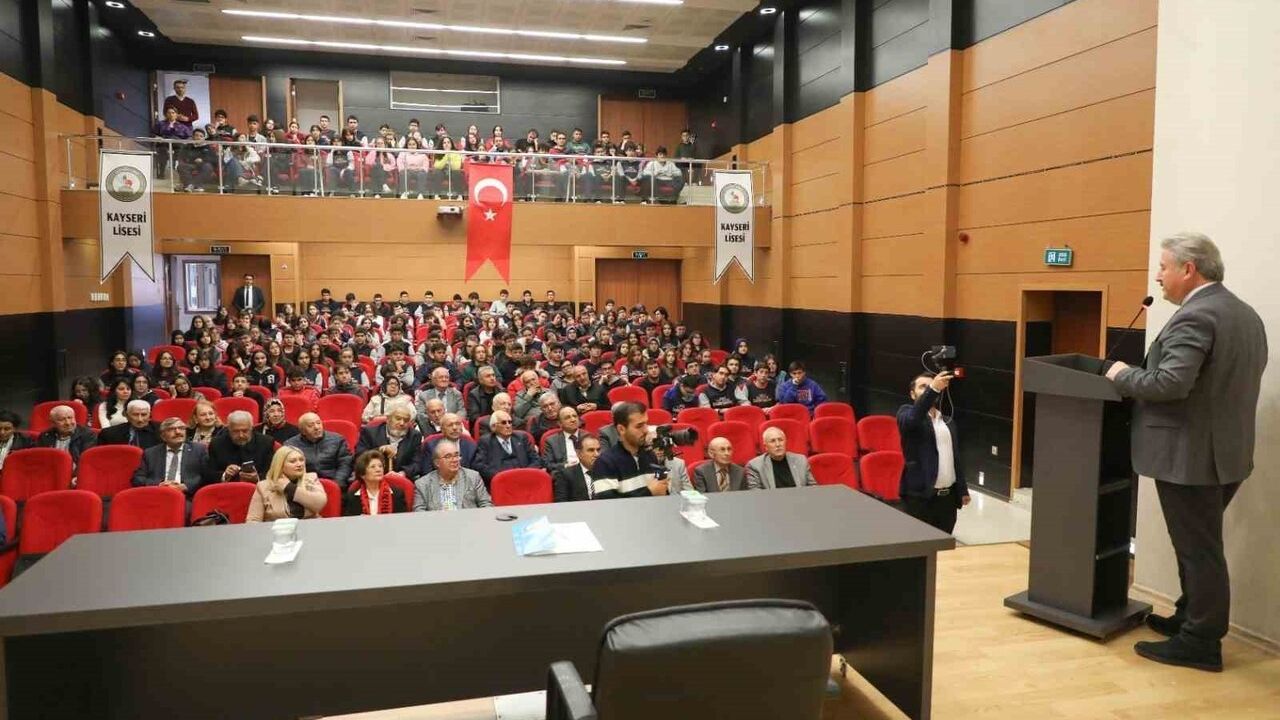 Kariyer Günleri'nde Başkan Palancıoğlu Kayseri Lisesi Öğrencileriyle Buluştu