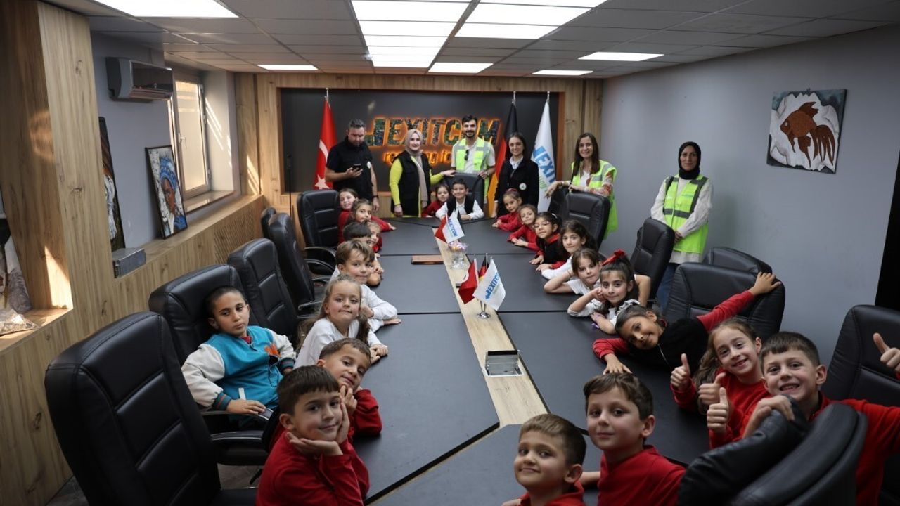 Kartepe'de Öğrencilere Geri Dönüşüm Farkındalığı Eğitimi