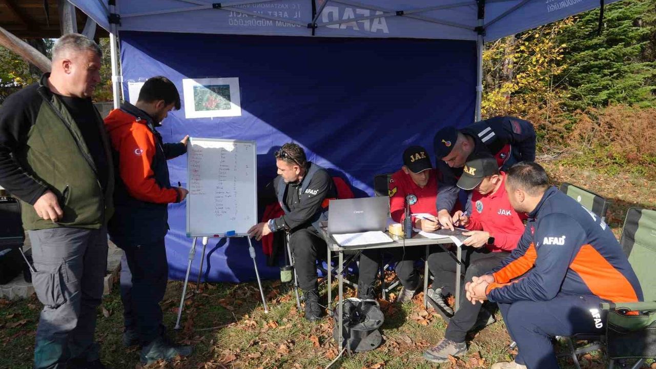 Kastamonu Bozkurt'ta kayıp anne ve 5 yaşındaki oğlu için arama sürüyor