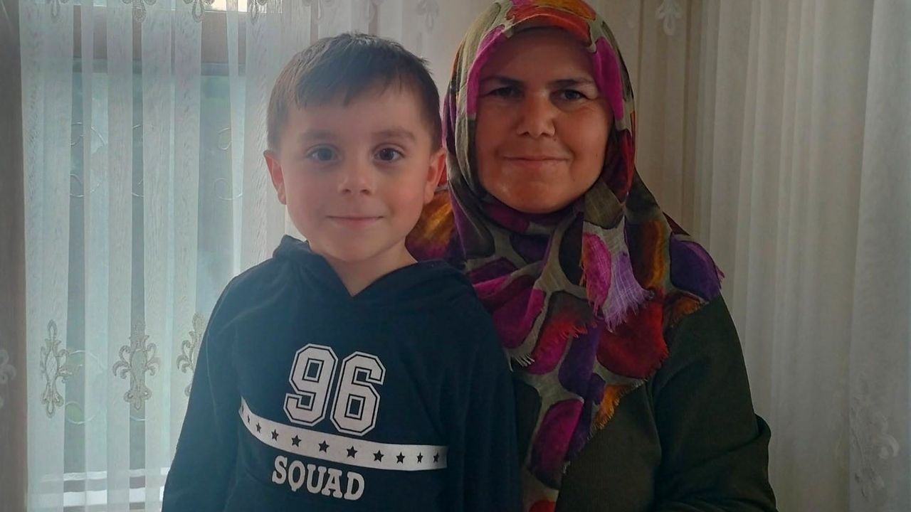 Kastamonu'da Anne ve 5 Yaşındaki Oğlunun Cenazeleri Ankara Adli Tıp'a Gönderildi