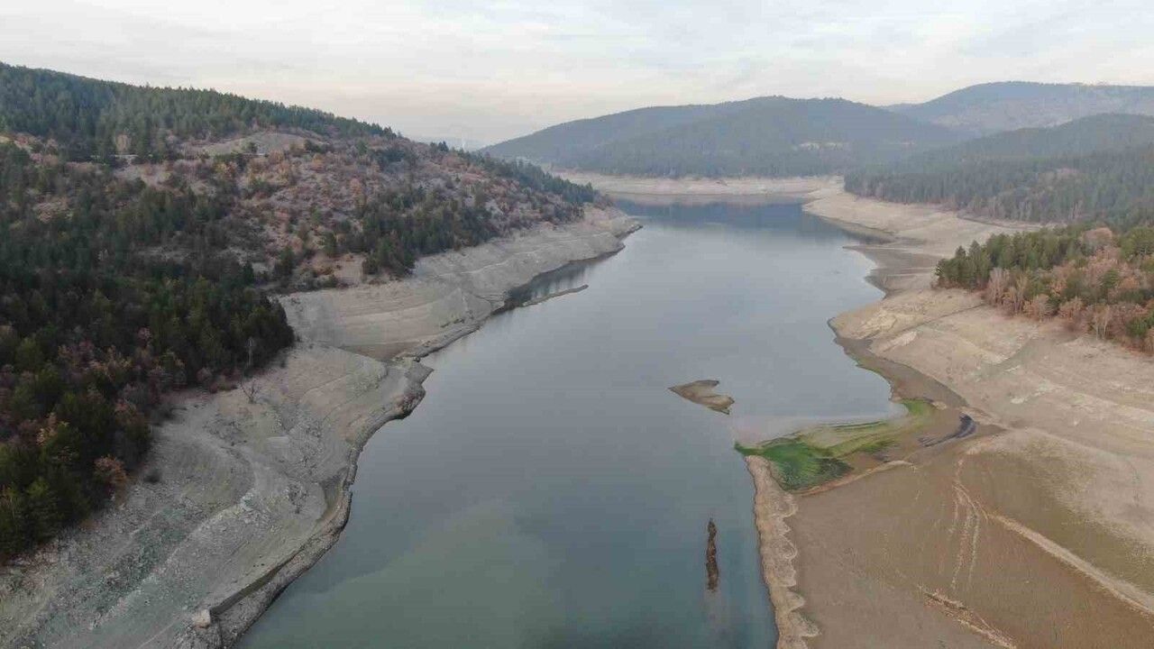 Kastamonu'da Karaçomak Barajı Kuruyor: Su Seviyesi Yüzde 10'a Düştü