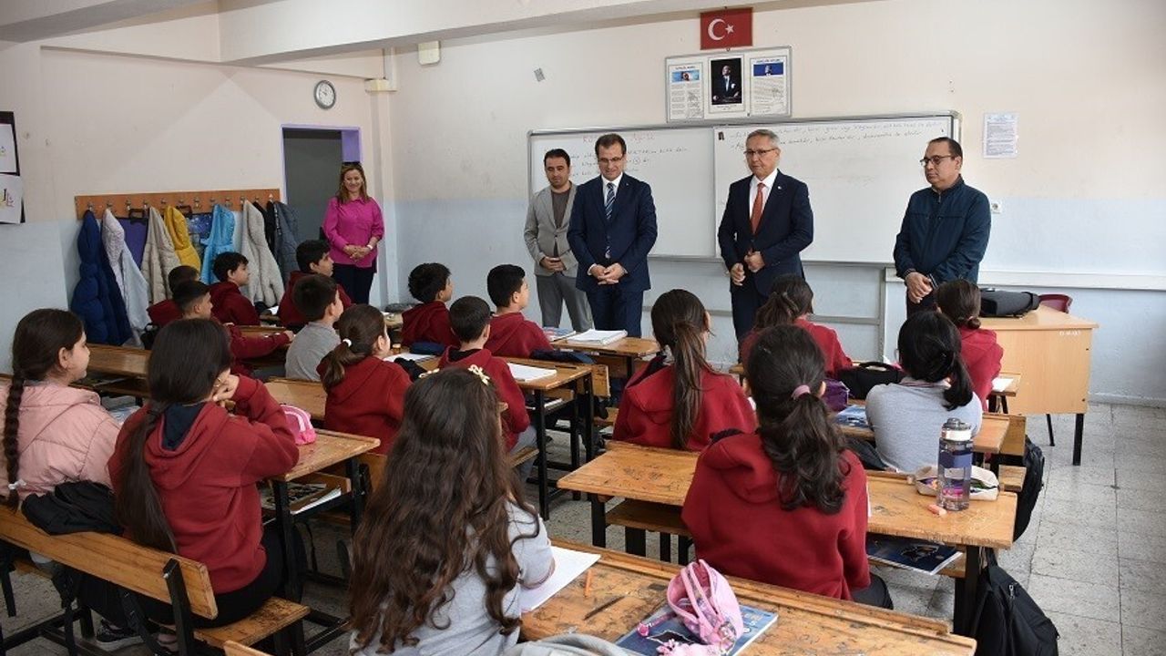 Kaymakam Ali Güldoğan'dan Salihli'de Eğitim Turu