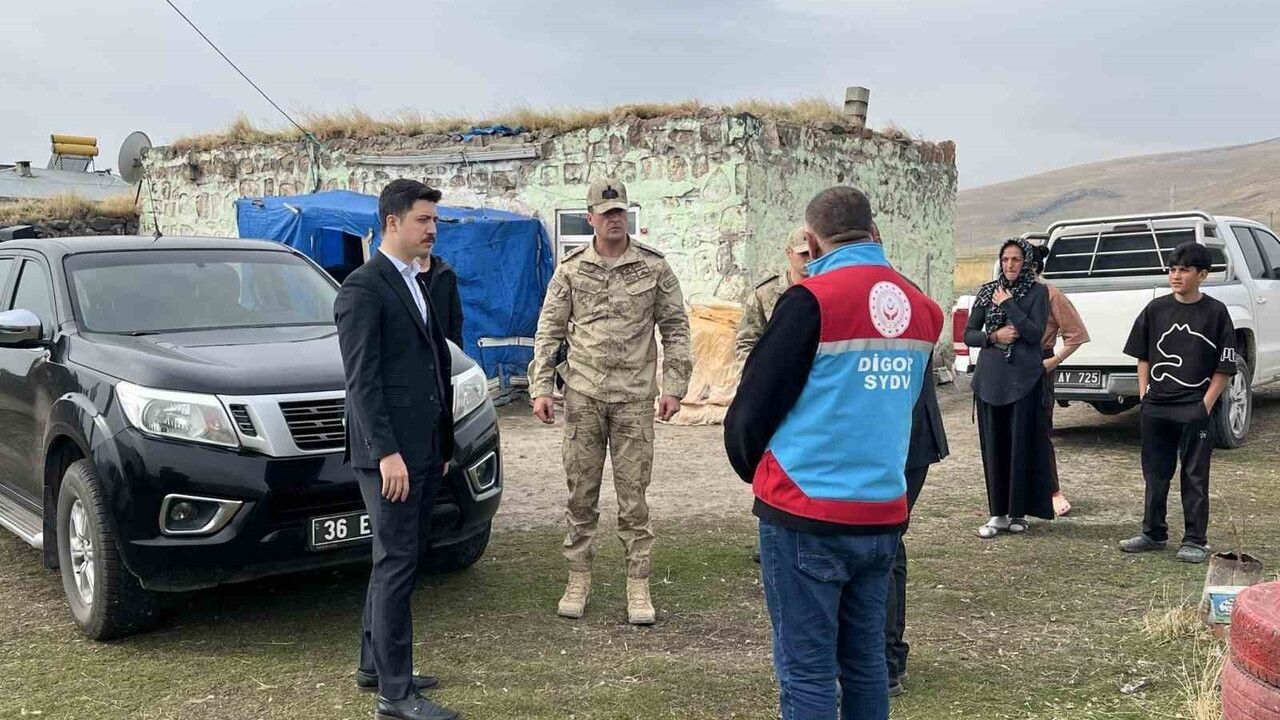 Kaymakam Kahraman Alem Köyünde Ev Ziyaretlerinde