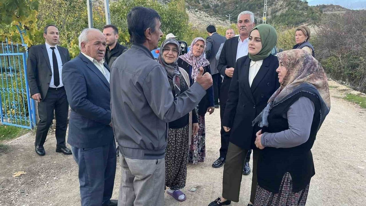 Kaymakam Kılıç Bedi ve Armutçuk'ta Köylülerle Buluştu